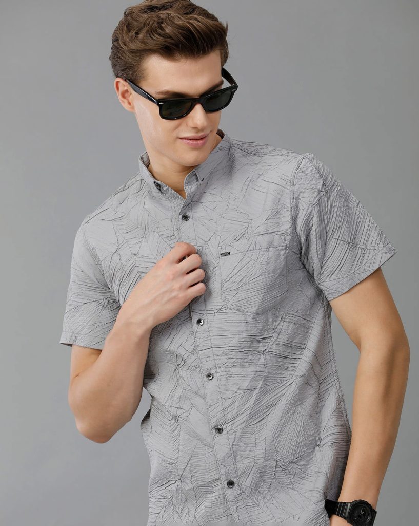 Men Slim Fit Short Collar Printed Shirt In Grey